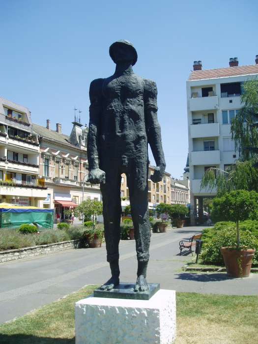 Hódmezővásárhely, Kossuth tér: Szántó Kovács János szobra.jpg Hódmezővásárhely, Kossuth tér: Szántó Kovács János szobra.jpg