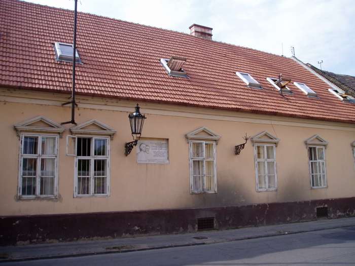 Komárom (Komárno), Ferences barátok u. 22. 1.kép.jpg Komárom (Komárno), Ferences barátok u. 22. 1.kép.jpg