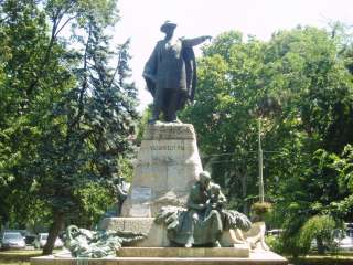 Szeged, Széchenyi tér: Vásárhelyi Pál szobra.jpg Szeged, Széchenyi tér: Vásárhelyi Pál szobra.jpg